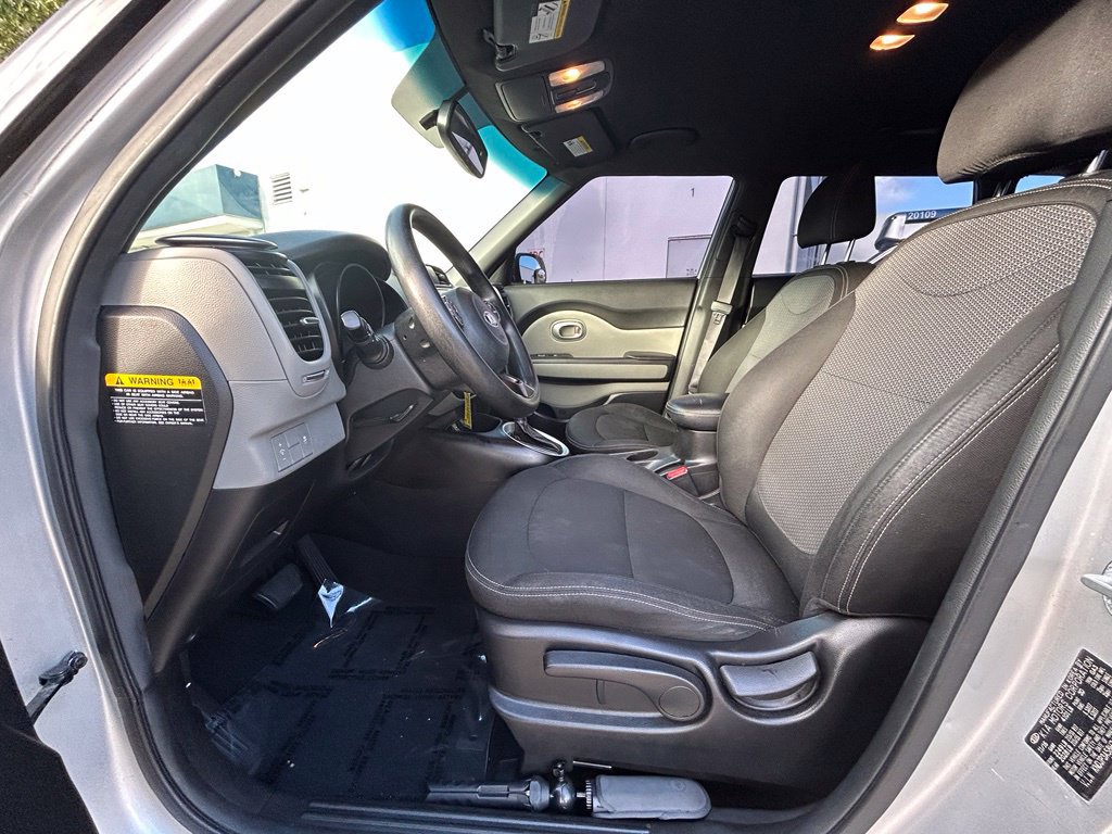 Used 2017 Kia Soul + FWD image 10