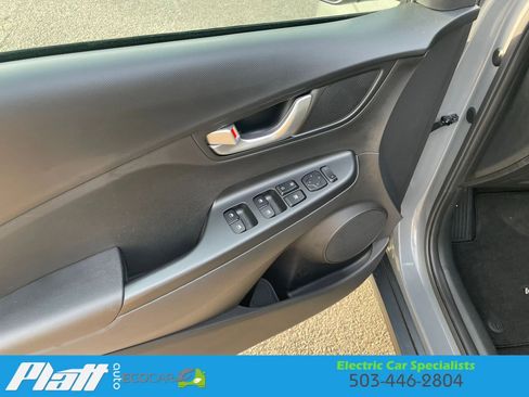 Used 2023 Hyundai Kona SE w/ Cargo Package image 17