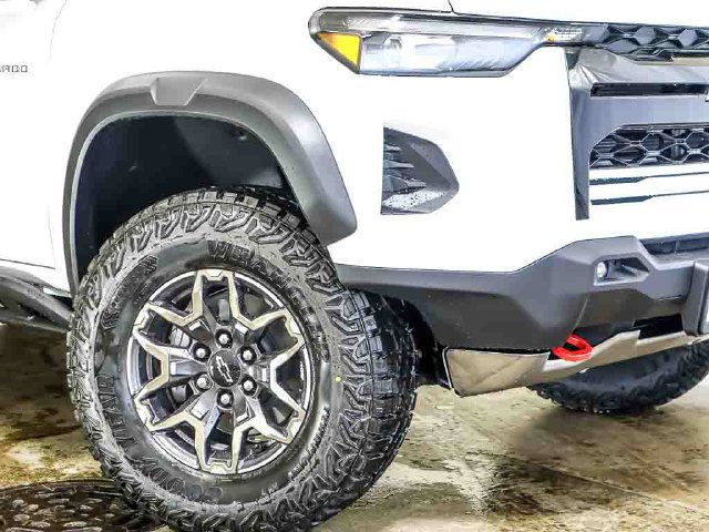 New 2026 Chevrolet Colorado ZR2 w/ Technology Package AWD/4WD image 4