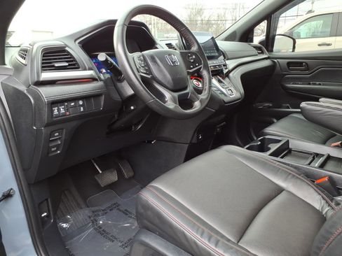 Used 2024 Honda Odyssey Sport image 13