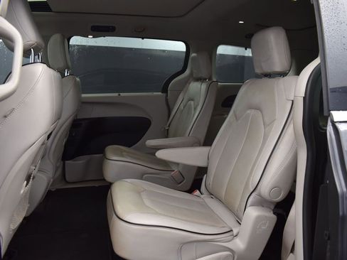Used 2021 Chrysler Pacifica Limited w/ Premium & Safety Sphere Group AWD/4WD image 10