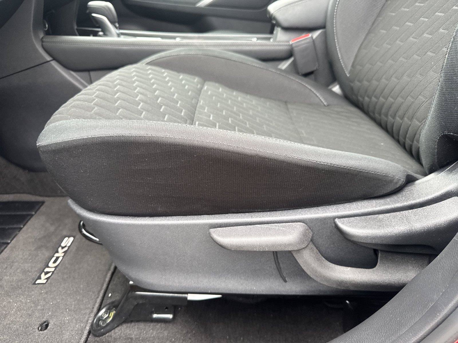 Used 2023 Nissan Kicks SV FWD image 10