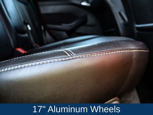 Used 2012 Ford Focus SEL image 18