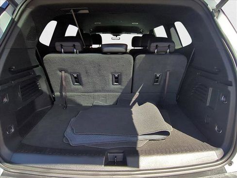 Used 2024 GMC Acadia Elevation image 6