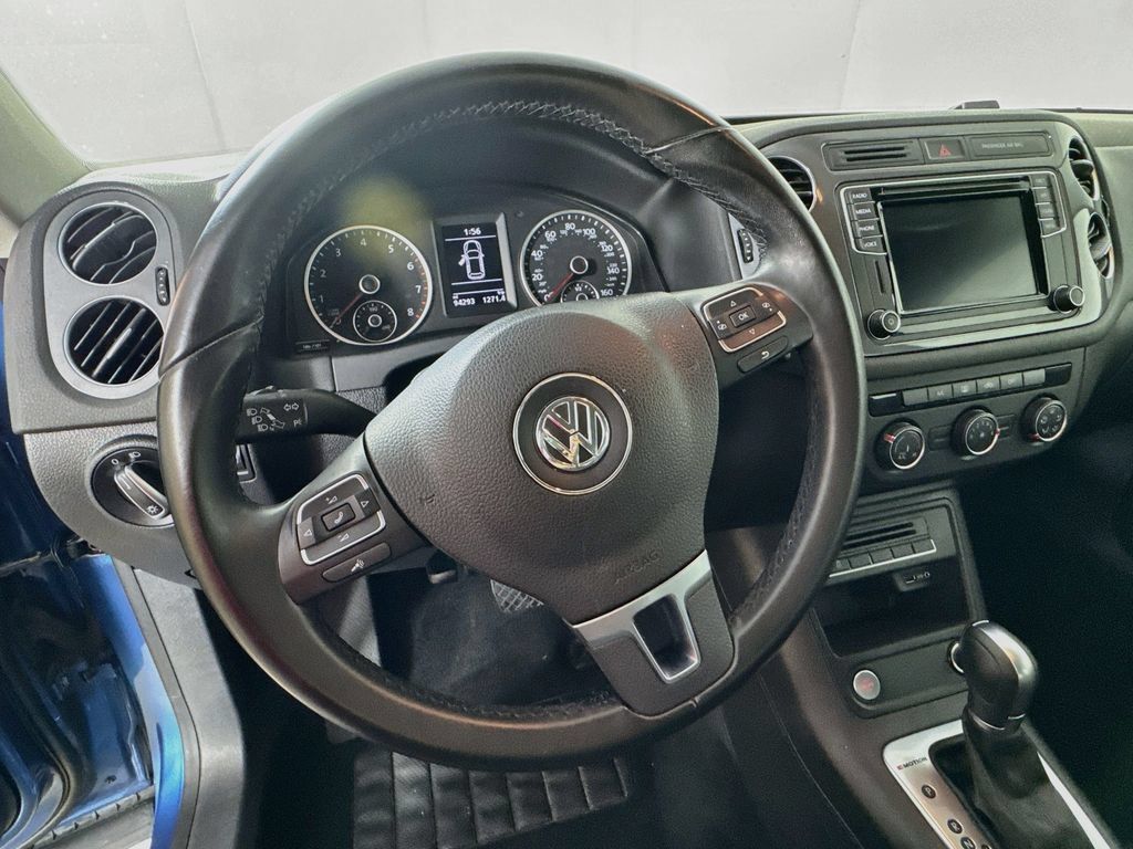 Used 2018 Volkswagen Tiguan Limited w/ Premium Package AWD/4WD image 11