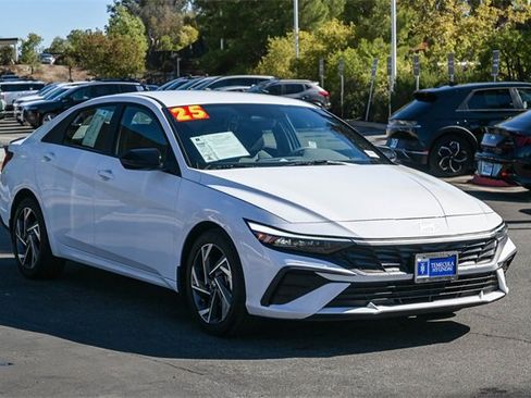 Certified 2025 Hyundai Elantra Sport image 3