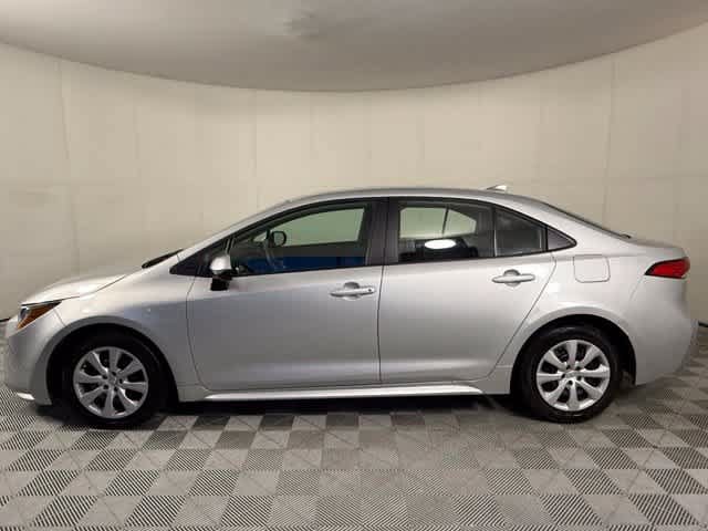 Used 2024 Toyota Corolla LE FWD image 3
