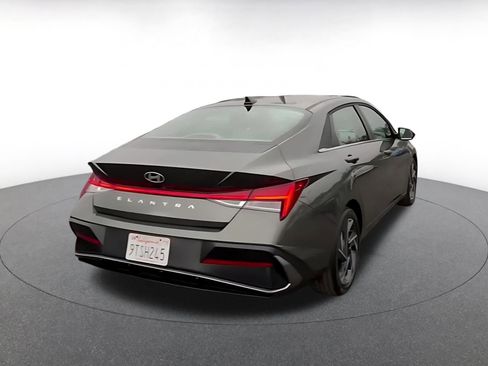 Used 2025 Hyundai Elantra SEL image 14