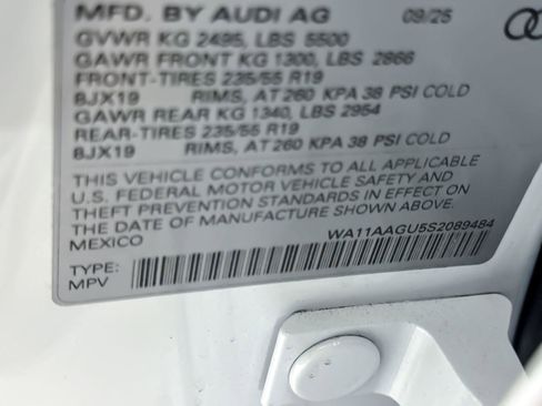 Certified 2025 Audi Q5 Premium w/ Convenience Package AWD/4WD image 29