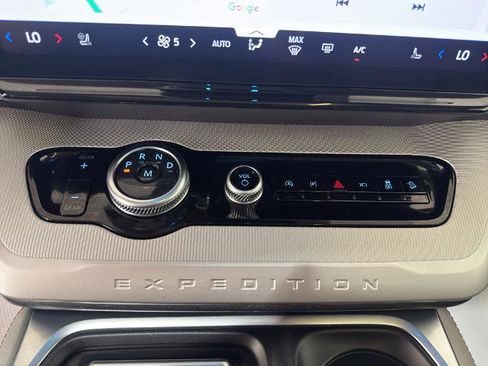 Certified 2025 Ford Expedition Max Active AWD/4WD image 5