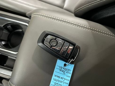 Certified 2025 Lincoln Corsair AWD w/ Equipment Group 101A image 25