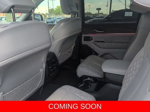 Used 2022 Jeep Grand Cherokee L Summit w/ Advanced Protech Group IV AWD/4WD image 5
