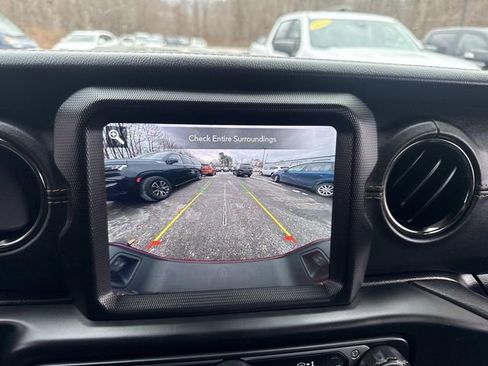 Used 2021 Jeep Gladiator Overland image 24