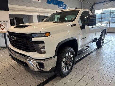 Used 2025 Chevrolet Silverado 2500 W/T AWD/4WD image 7