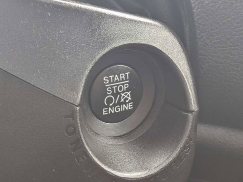 Used 2019 Jeep Renegade Limited w/ Quick Order Package 22P image 32