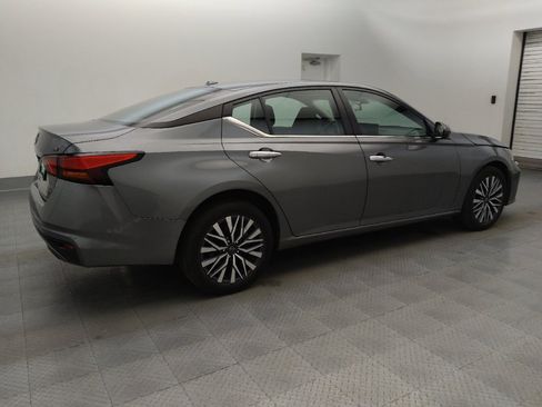Used 2023 Nissan Altima 2.5 SV w/ SV Premium Package AWD/4WD image 10