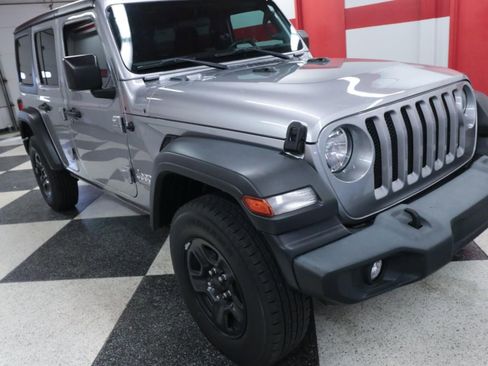 Used 2018 Jeep Wrangler Unlimited Sport AWD/4WD image 30