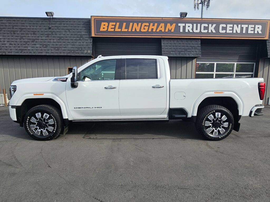 Used 2024 GMC Sierra 3500 Denali w/ Denali Reserve Package AWD/4WD image 2