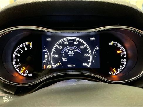 Used 2021 Jeep Grand Cherokee Laredo AWD/4WD image 19