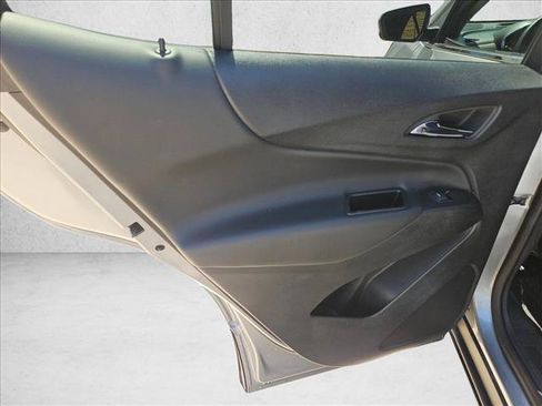 Used 2024 Chevrolet Equinox LT FWD image 12
