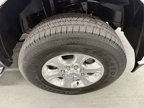 New 2026 RAM 2500 Big Horn AWD/4WD image 4