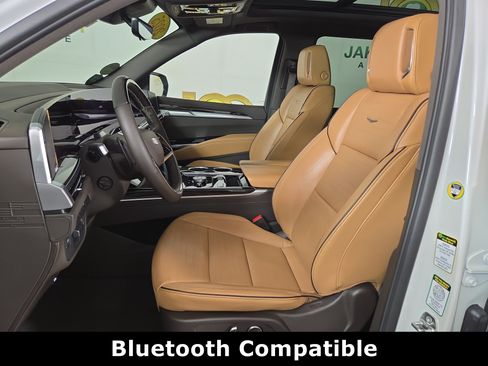 Certified 2025 Cadillac Escalade Premium Luxury w/ LPO, Floor Liner Package AWD/4WD image 11