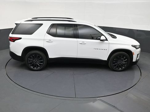 Used 2022 Chevrolet Traverse RS FWD image 17