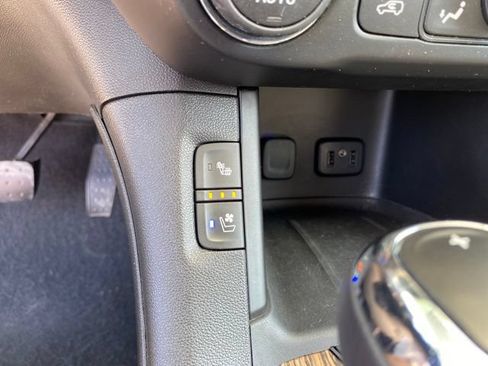 Used 2019 GMC Acadia Denali w/ Technology Package AWD/4WD image 28