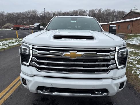 Used 2024 Chevrolet Silverado 3500 High Country w/ High Country Premium Package image 2