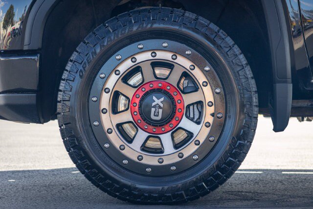 Used 2022 GMC Sierra 1500 AT4 w/ Technology Package AWD/4WD image 13