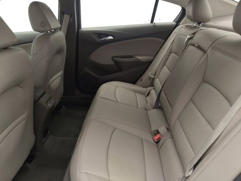 Used 2017 Chevrolet Cruze Premier FWD image 18