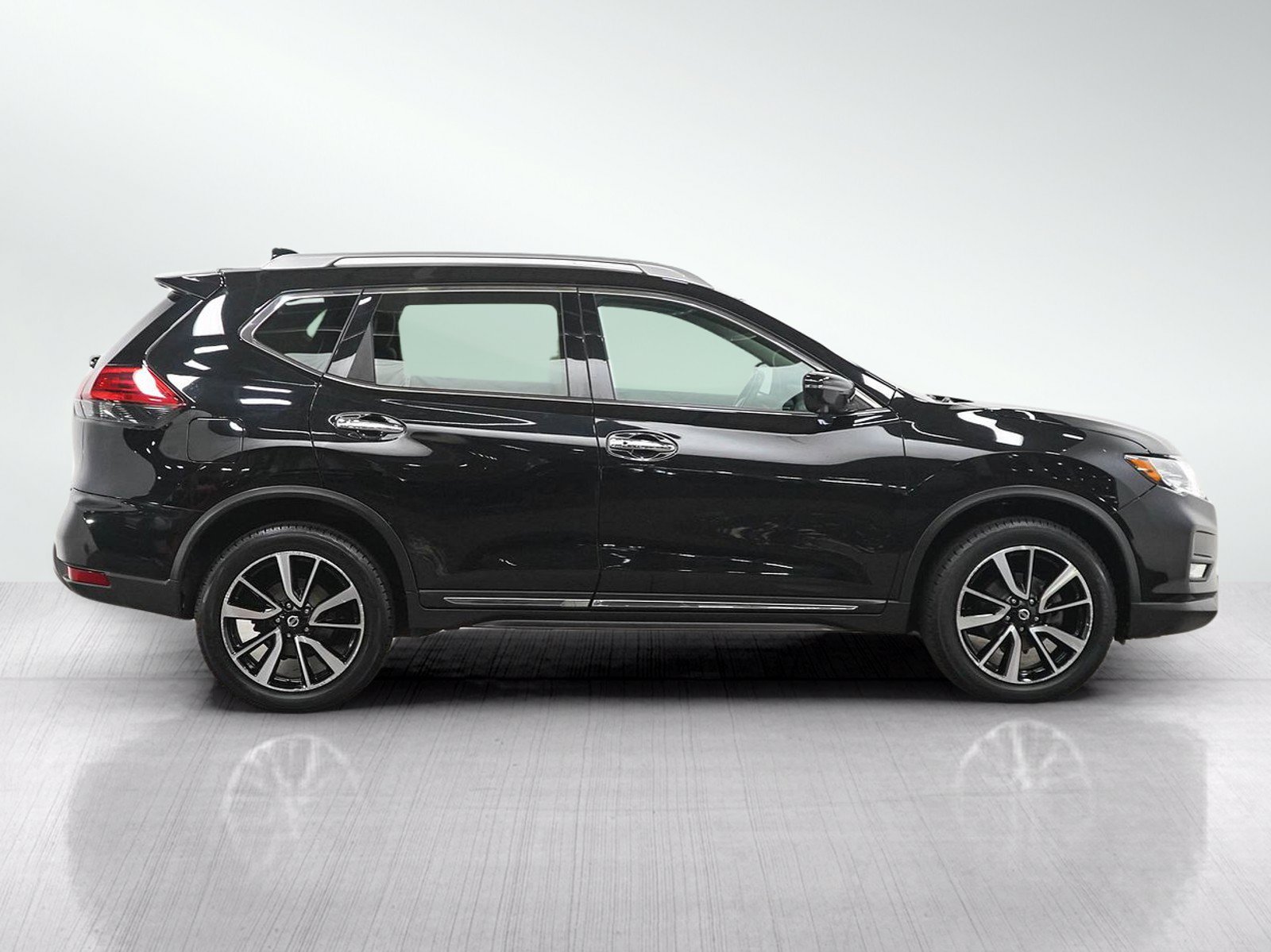 Used 2017 Nissan Rogue SL w/ SL Premium Package AWD/4WD image 6