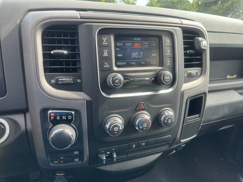 Used 2019 RAM 1500 Express w/ Express Value Package AWD/4WD image 9