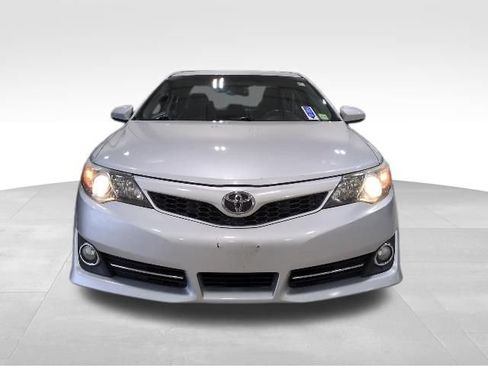 Used 2014 Toyota Camry SE w/ Leather Package image 4