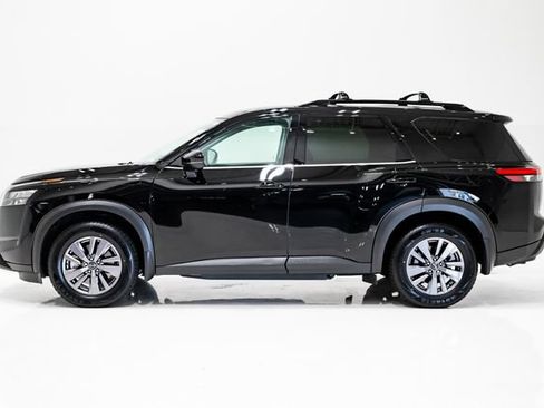 Used 2023 Nissan Pathfinder SV w/ SV Premium Package AWD/4WD image 31