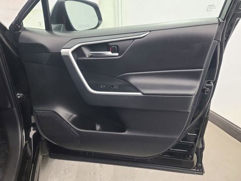 Used 2025 Toyota RAV4 XLE image 14