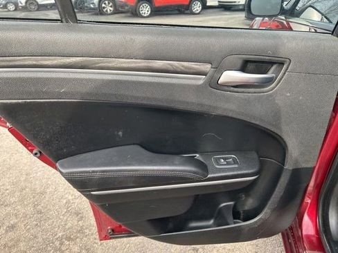 Used 2019 Chrysler 300 Touring w/ Sport Appearance Package image 32