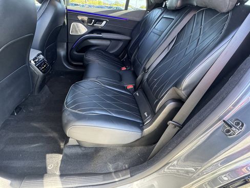 Used 2023 Mercedes-Benz EQS 580 4MATIC SUV image 31