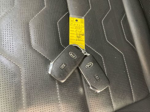 Used 2021 Kia Telluride SX w/ SX Prestige Package image 28