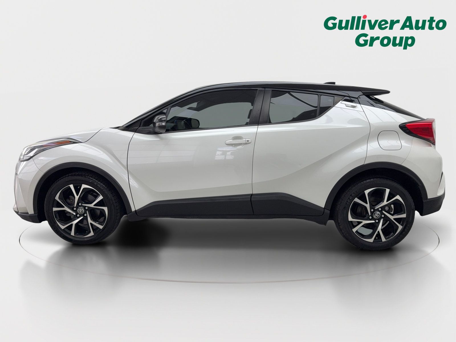 Used 2020 Toyota C-HR XLE FWD image 3