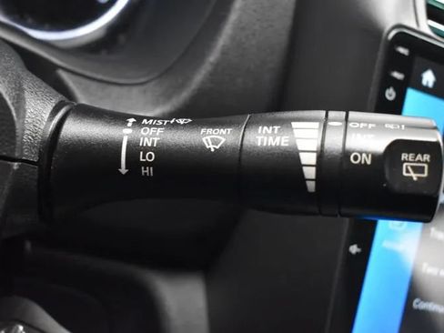 Used 2015 Nissan Versa Note SR FWD image 26