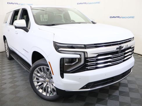 New 2026 Chevrolet Suburban Premier w/ Sun And Tow Package image 2