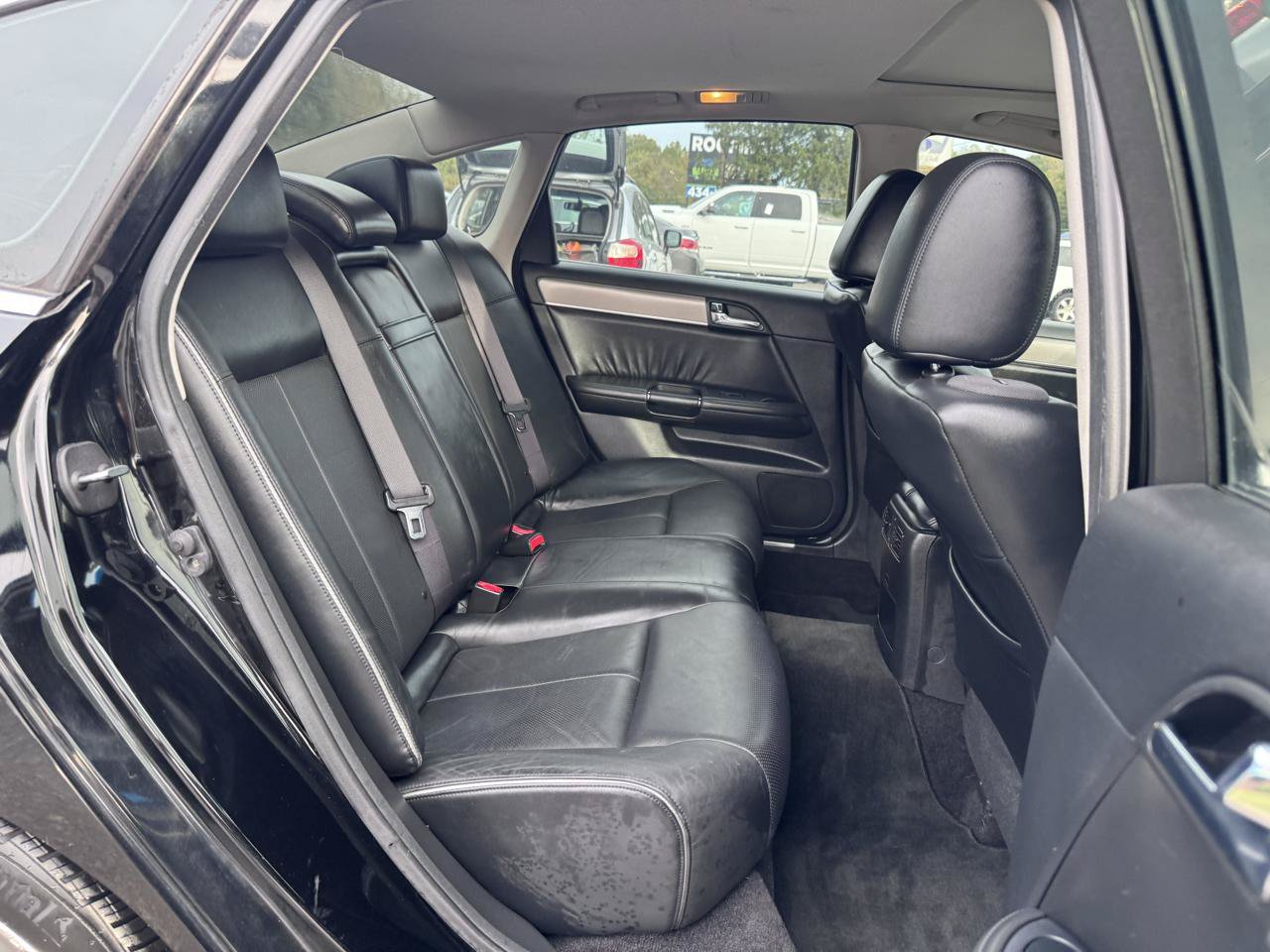 Used 2009 INFINITI M35 w/ Technology Pkg RWD image 16