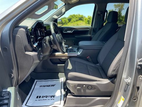New 2026 Chevrolet Silverado 1500 RST w/ Redline Edition AWD/4WD image 15