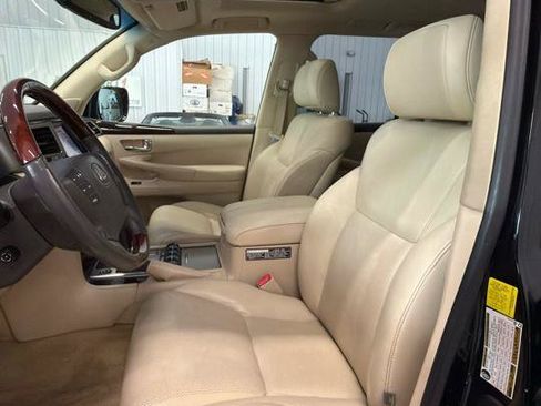 Used 2013 Lexus LX 570 4WD image 17