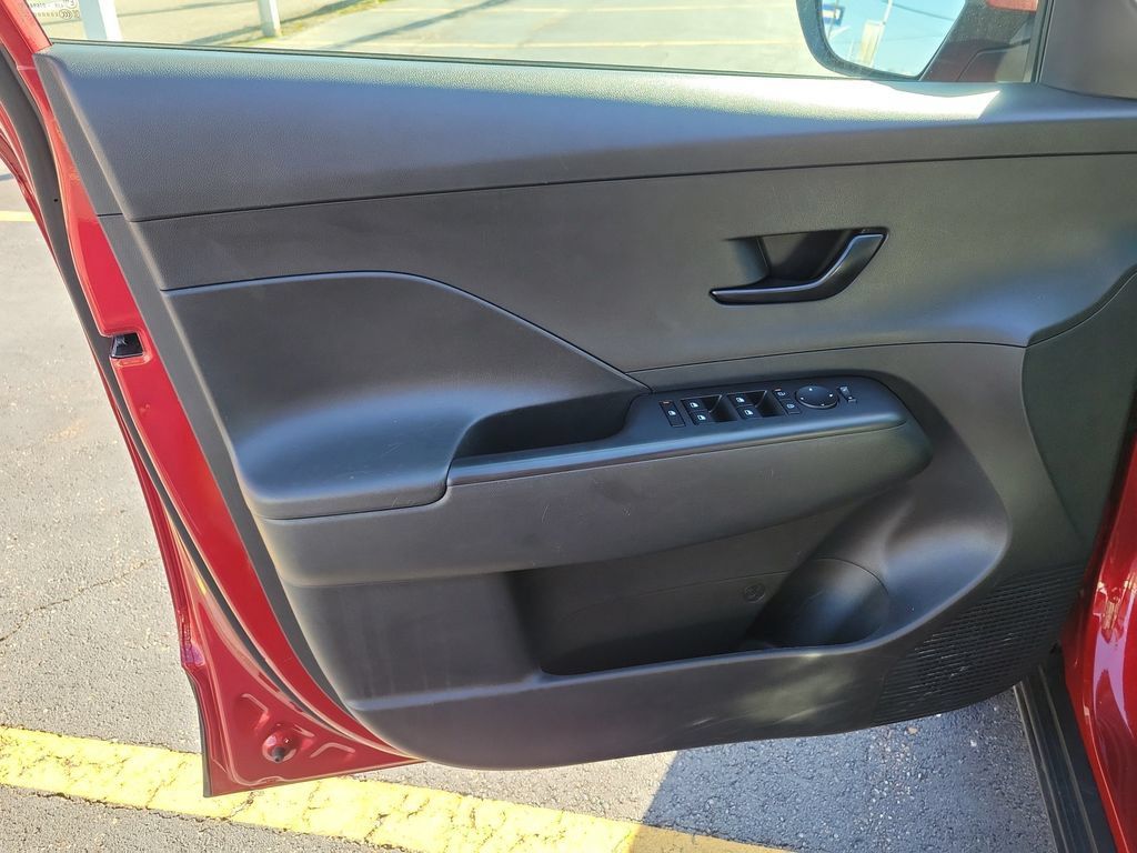 Used 2025 Hyundai Kona SEL FWD image 20