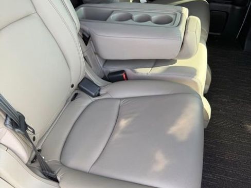Used 2023 Honda Odyssey Touring image 9