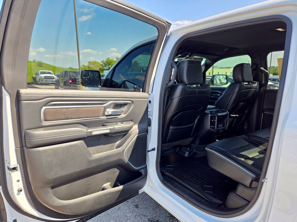 Used 2023 RAM 1500 Laramie AWD/4WD image 28