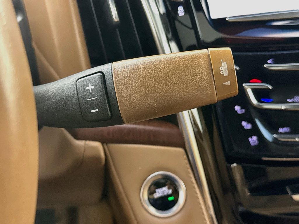 Used 2017 Cadillac Escalade ESV Platinum AWD/4WD image 19