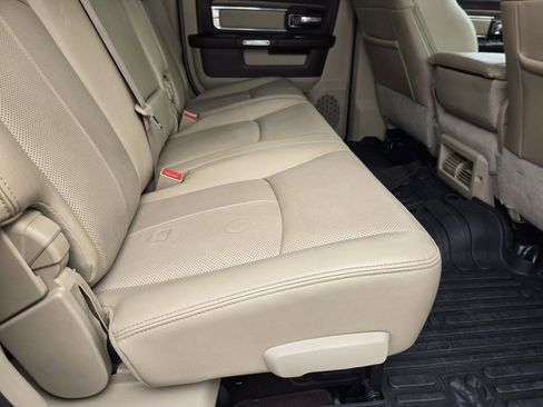 Used 2018 RAM 2500 Laramie w/ Cold Weather Group image 31